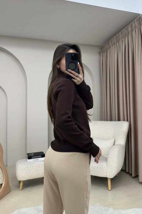 CABLE-KNIT BUTTONED POLO WOMAN SWEATER BROWN/KAFE - 4