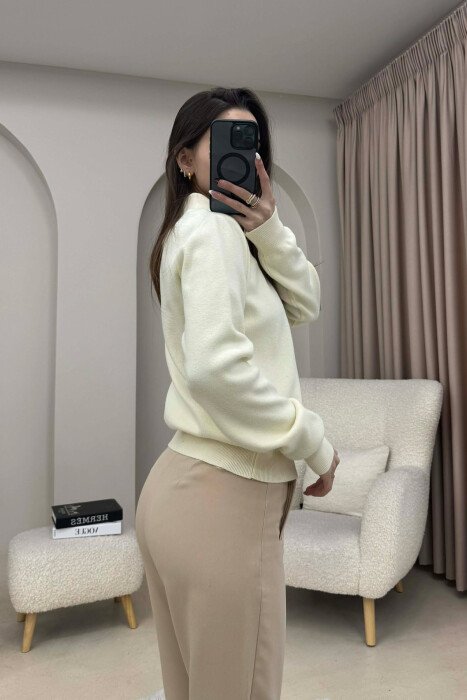 CABLE-KNIT BUTTONED POLO WOMAN SWEATER CREAM/KREM - 3