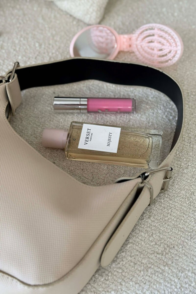 ÇANTË LËKURE E THJESHTË PËR FEMRA NË NGJYRËN KREM - 3