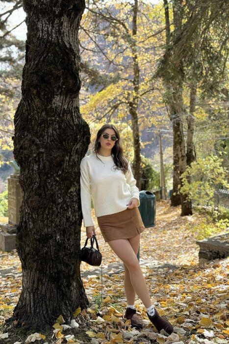 CHERRY LOGO ROUND NECK WOMEN SWEATER CREAM/KREM - KLAUDIO FASHION