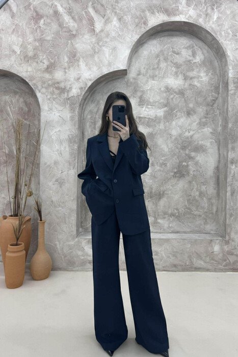 KOSTUM KLASIK XHAKETË+PANTALLONA PËR FEMRA NË NGJYRËN BLU E ERRËT - KLAUDIO FASHION