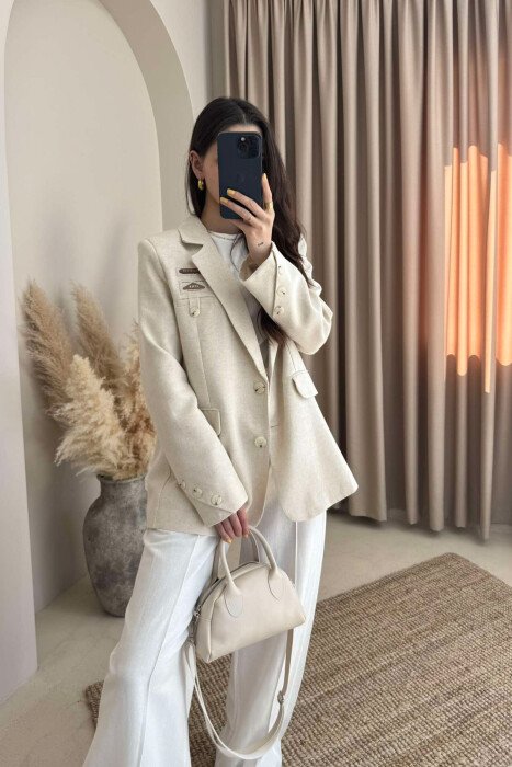 XHAKETË KLASIKE E THJESHTË PËR FEMRA NË NGJYRËN KREM - KLAUDIO FASHION