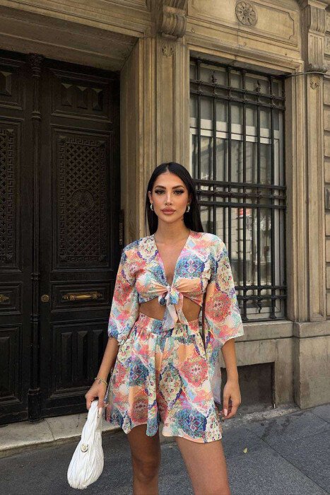 SET SHUMËNGJYRËSH PËR FEMRA CROP+PANTALLONA TË SHKURTRA - KLAUDIO FASHION