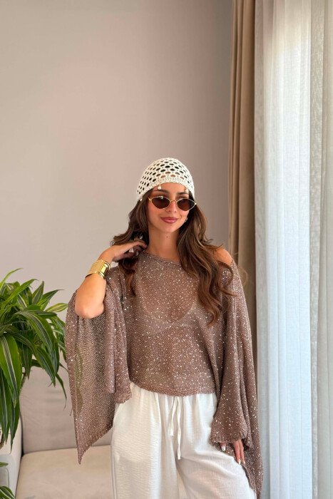COVER-UP PER PLAZH PER FEMRA NE NGJYRE KAFE 