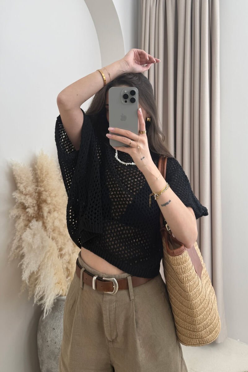 CROP PËR FEMRA NË NGJYRËN E ZEZË - 2