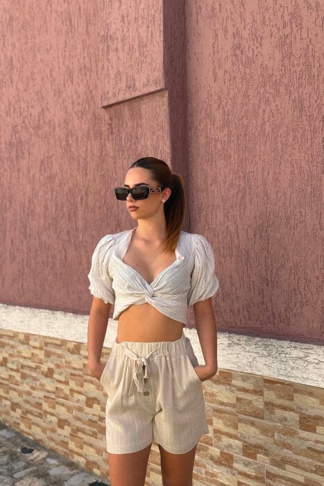 CROP TOP NJE NGJYRESH ME MENGE TE SHKURTRA PER FEMRA NE NGJYRE KREM - 4