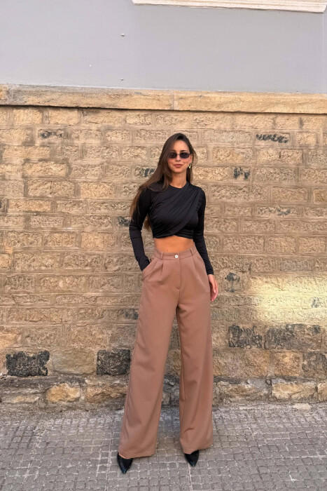 CROP TOP NJE NGJYRESH PER FEMRA NE NGJYRE TE ZEZE - 2