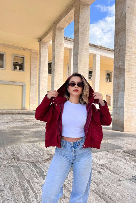 XHAKETË E SHKURTËR ME ZINXHIR PËR FEMRA NË NGJYRËN VISHNJË - KLAUDIO FASHION