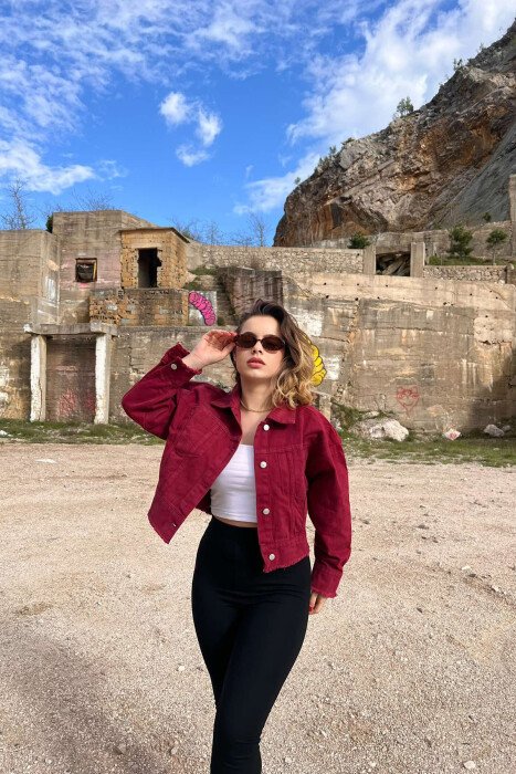 XHAKETË XHINS E SHKURTËR PËR FEMRA NË NGJYRËN VISHNJË - KLAUDIO FASHION