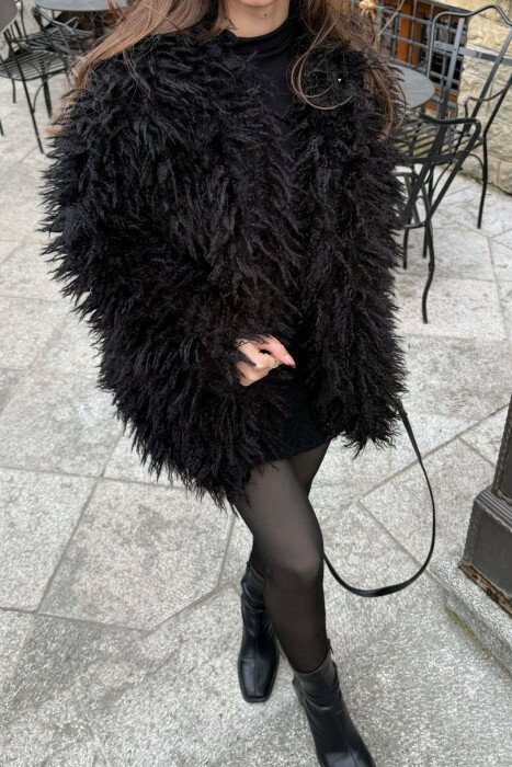 CURLY SHORT BUTTONED NECK DETAIL FAUX FUR WOMEN COAT BLACK/ E ZEZE - 3