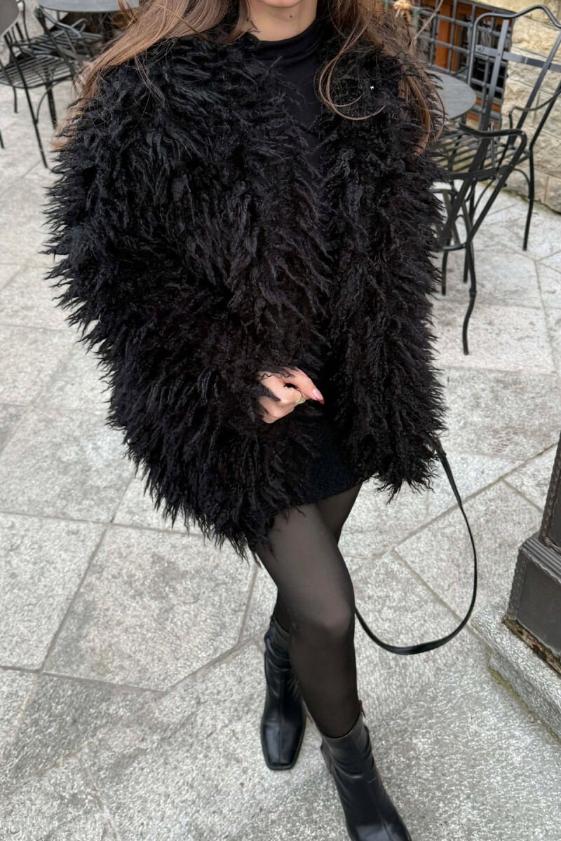 CURLY SHORT BUTTONED NECK DETAIL FAUX FUR WOMEN COAT BLACK/ E ZEZE - 3