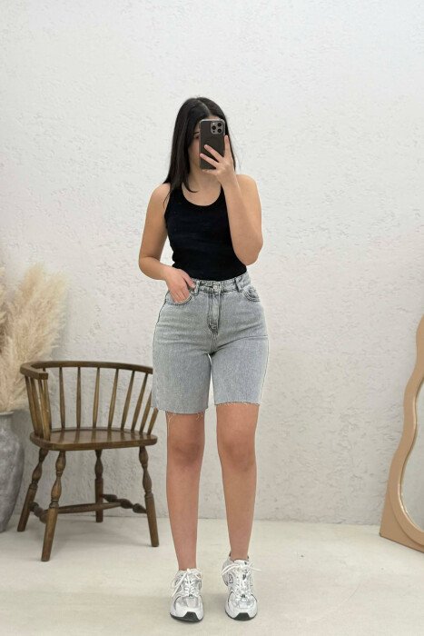 XHINSE TE SHKURTRA ME SKAJE TE PRERA PER FEMRA NE NGJYRE GRI - KLAUDIO FASHION