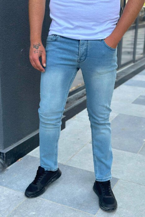 PANTALLONA XHINS PËR MESHKUJ NË NGJYRËN BLU E ZBARDHUR - KLAUDIO FASHION