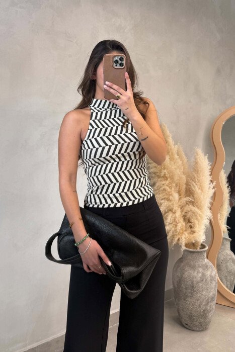 DESIGNED HIGH NECK WOMAN TANK TOP CREAM/KREM - KLAUDIO FASHION