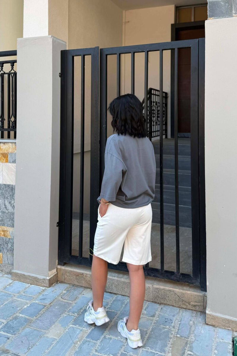 DIFFERENT COLORS T-SHIRT + SHORT SWEATPANTS WOMAN SET GREY/GRI - 4
