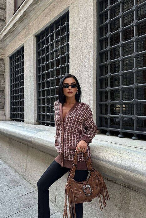 DIFFERENT DESIGHN BUTTONS WOMAN CARDIGAN BROWN/KAFE - KLAUDIO FASHION