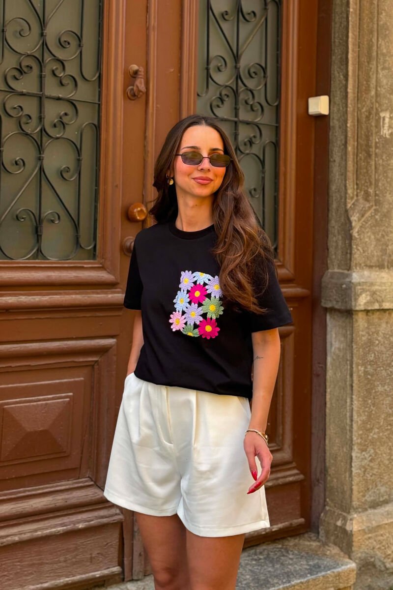 EMBROIDERED FLOWER POCKET WOMAN T-SHIRT BLACK/ E ZEZE - 1