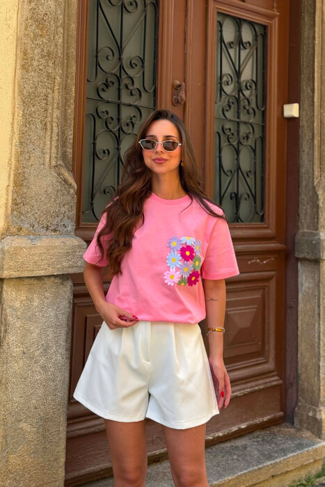 T-SHIRT ME XHEP ME QENDISJE PER FEMRA NE NGJYRE ROZE - KLAUDIO FASHION