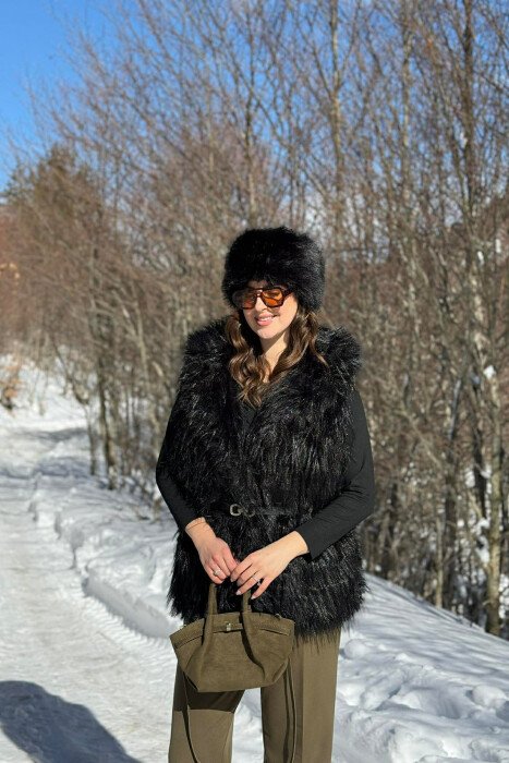 FAUX FUR BELT DETAIL WOMEN VEST BLACK/ E ZEZE - KLAUDIO FASHION