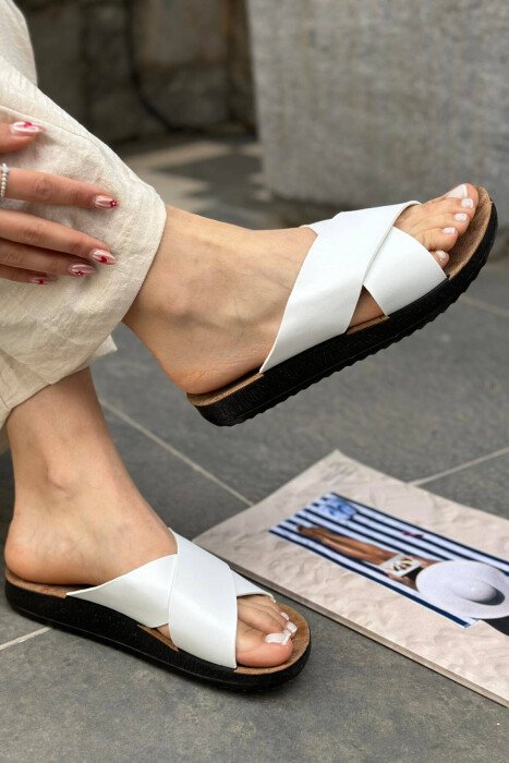 FLAT PLATFORM ONE COLOR WOMAN SLIPPERS WHITE-E BARDHE - KLAUDIO FASHION