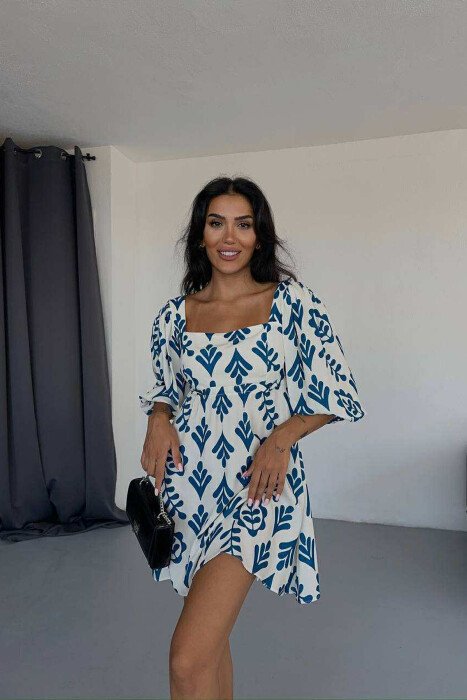 FUSTAN I SHKURTËR ME DIZAJN LULESH PËR FEMRA NË NGJYRËN BLU 