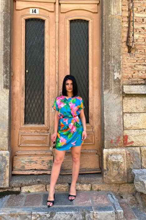 FUSTAN ME MENGE TE SHKURTRA DHE ME DIZAJN ME LULE PER FEMRA NE NGJYRE BLU - KLAUDIO FASHION