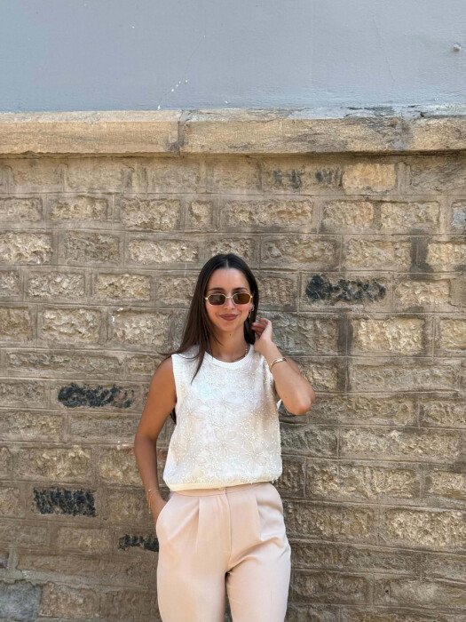 FLOWER DETAILS KNITTED WOMEN VEST CREAM/KREM - KLAUDIO FASHION