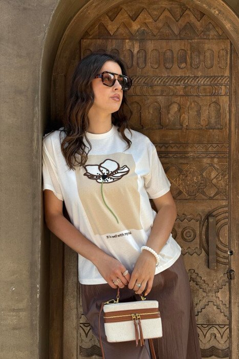 FLOWER IMAGE LITTLE WRITTINGS WOMEN T-SHIRT WHITE-E BARDHE - 7