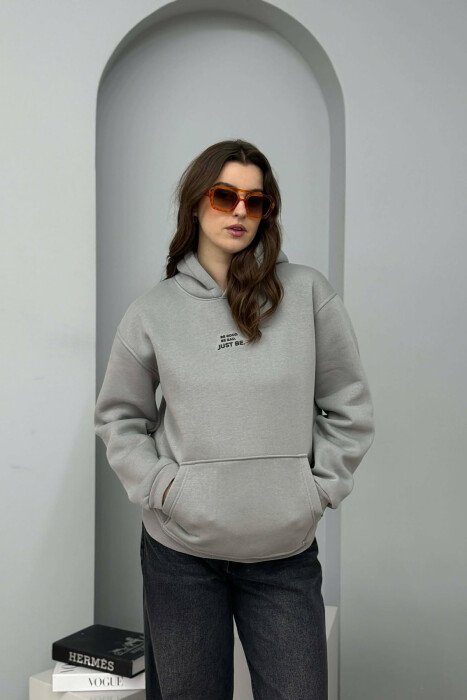 FLUFFY ONE COLOR FRONT WRITTING WOMEN HOODIE GREY/GRI - KLAUDIO FASHION