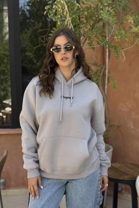 FLUFFY ONE COLOR SMALL FRONT WRITTING WOMEN HOODIE LIGHT GREY/GZ - KLAUDIO FASHION