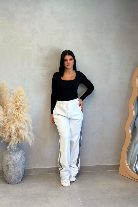 FLUFFY SIDE LINES WOMAN SWEATPANTS WHITE-E BARDHE - KLAUDIO FASHION
