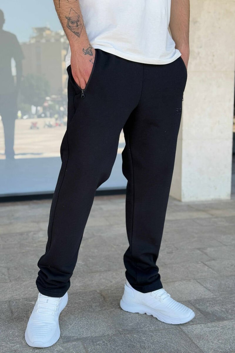 FLUFFY ZIPPER POCKETS SMALL LOGO MEN JOGGERS BLACK/ E ZEZE - 1