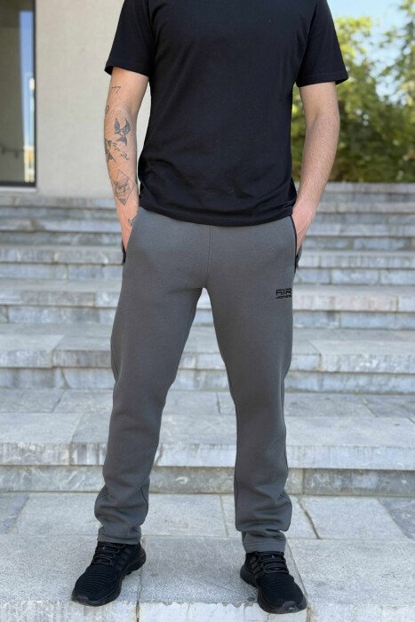 FLUFFY ZIPPER POCKETS SMALL LOGO MEN JOGGERS DARK GREY/GEE - 2