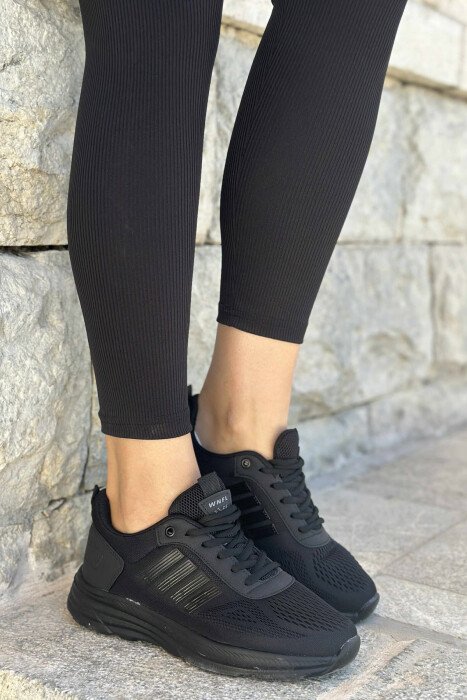 ATLETE ME PLATFORME TE THJESHTE PER FEMRA NE NGJYRE TE ZEZE 