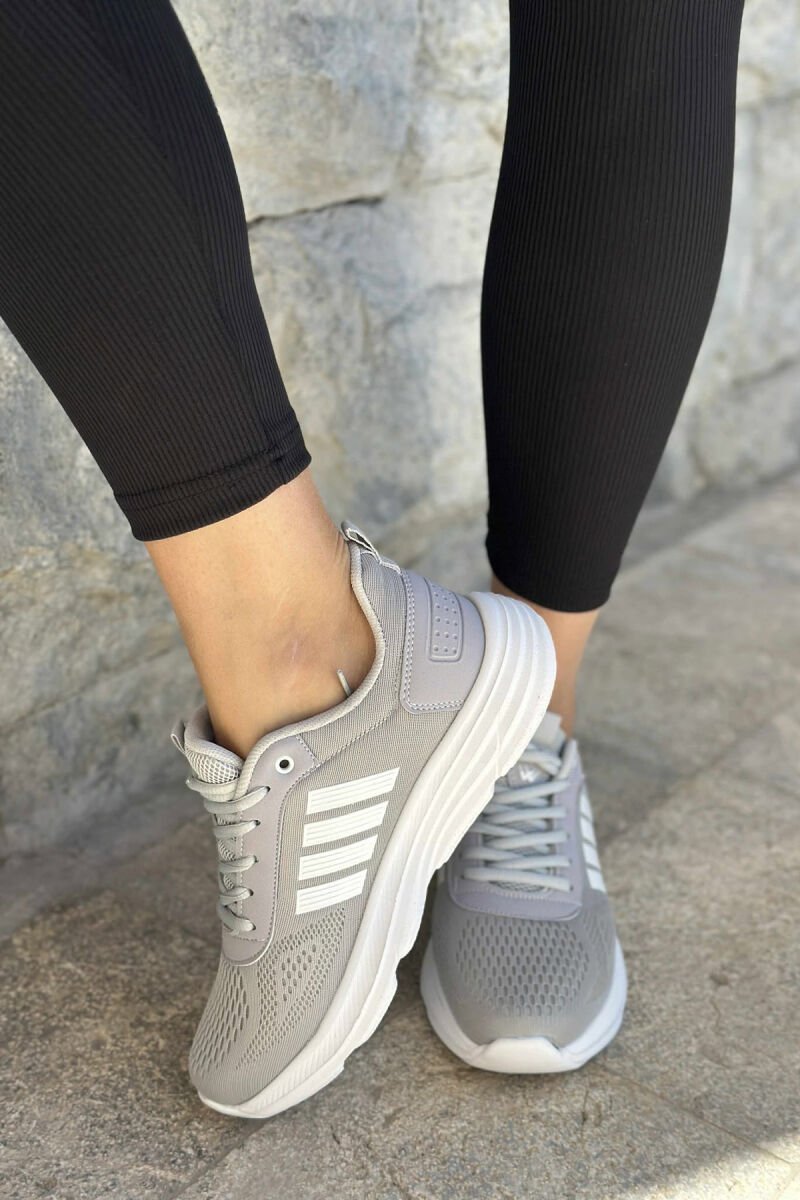 FOUR STRIPES PLATFORM SIMPLE WOMEN SNEAKERS GREY-WHITE/GRBA - 2