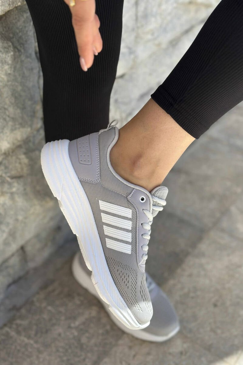 FOUR STRIPES PLATFORM SIMPLE WOMEN SNEAKERS GREY-WHITE/GRBA - 4