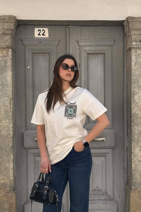 FRONT & BACK IMAGE SIMPLE WOMEN T-SHIRT + 6 PAIR SOCKS WHITE-E BARDHE - KLAUDIO FASHION