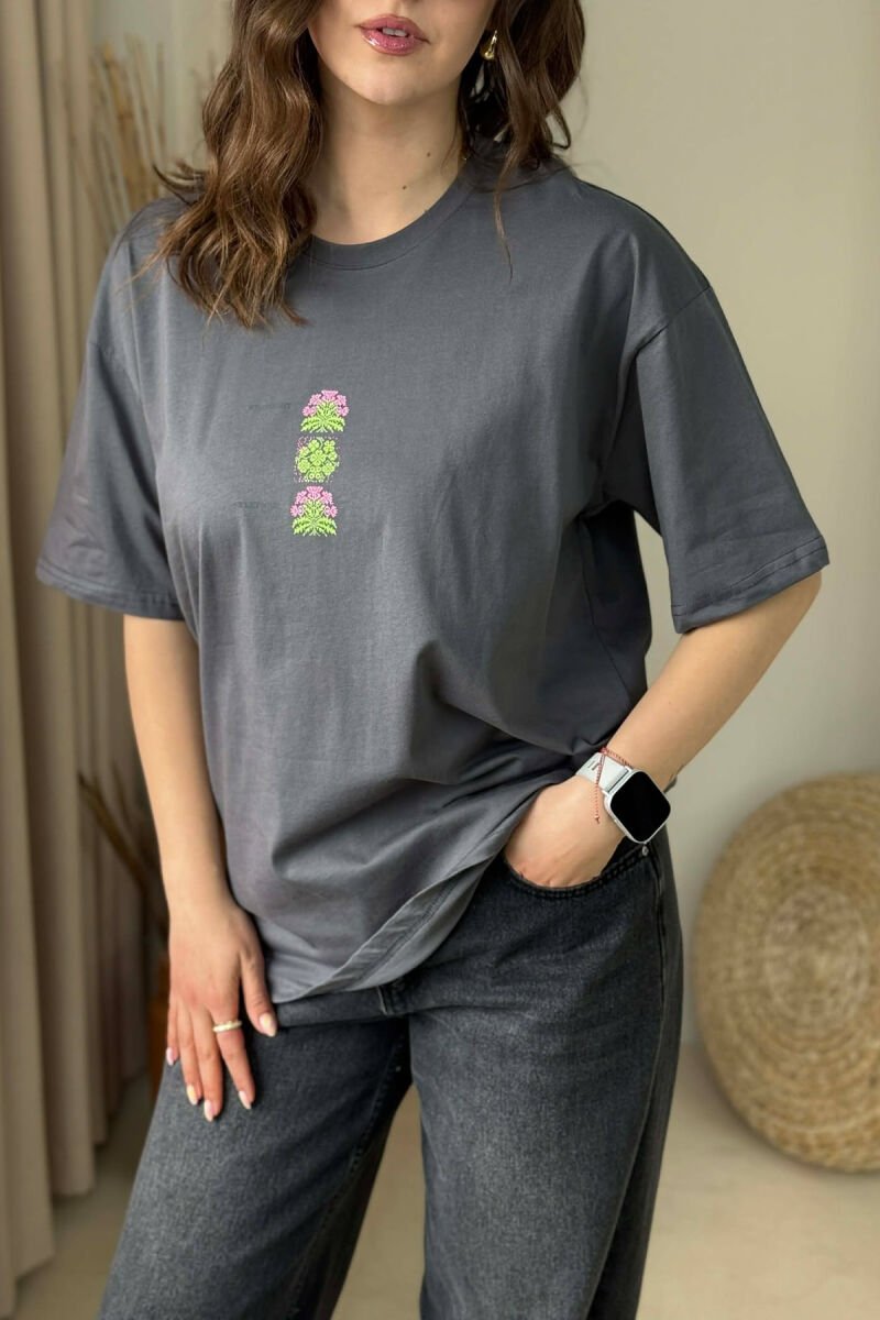 FRONT & BACK IMAGE WOMAN T-SHIRT + 6 PAIR SOCKS DARK GREY/GEE - 3