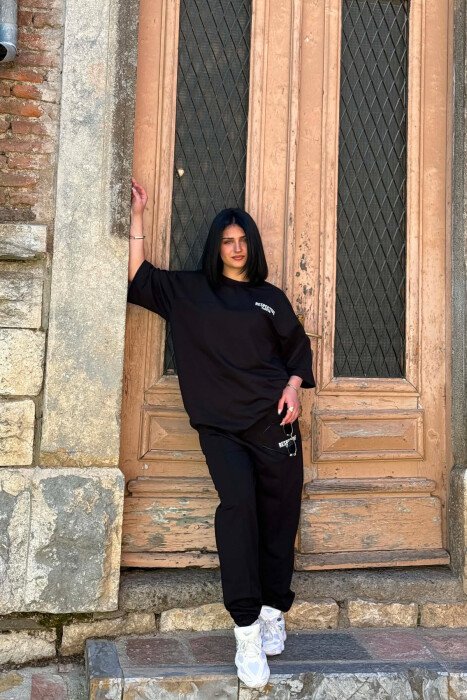 SET T-SHIRT ME SHKRIME + TUTA PER FEMRA NE NGJYRE E ZEZE - KLAUDIO FASHION