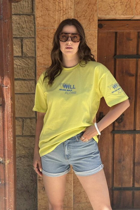 T-SHIRT ME SHKRIME PËR FEMRA NË NGJYRËN NEON - KLAUDIO FASHION