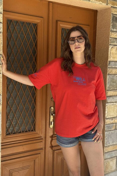 FRONT & BACK WRITTINGS WOMEN T-SHIRT RED/E KUQE - KLAUDIO FASHION