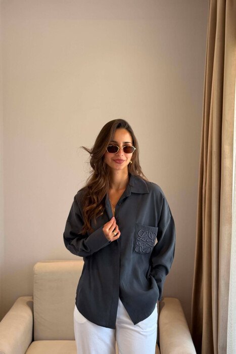 FRONT POCKET ONE COLOR WOMAN SHIRT DARK GREY/GEE - KLAUDIO FASHION