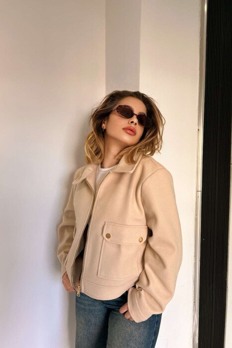 FRONT POCKETS SHORT WOMEN JACKET CREAM/KREM - 4