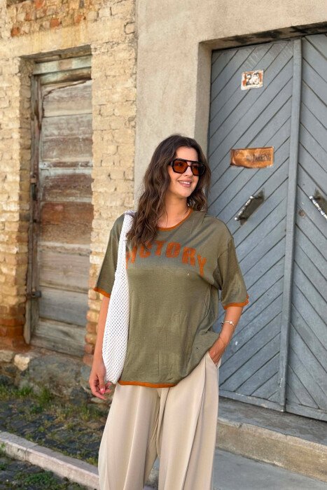 FRONT WRITTING WOMAN T-SHIRT OLIVE/ULLI - 3