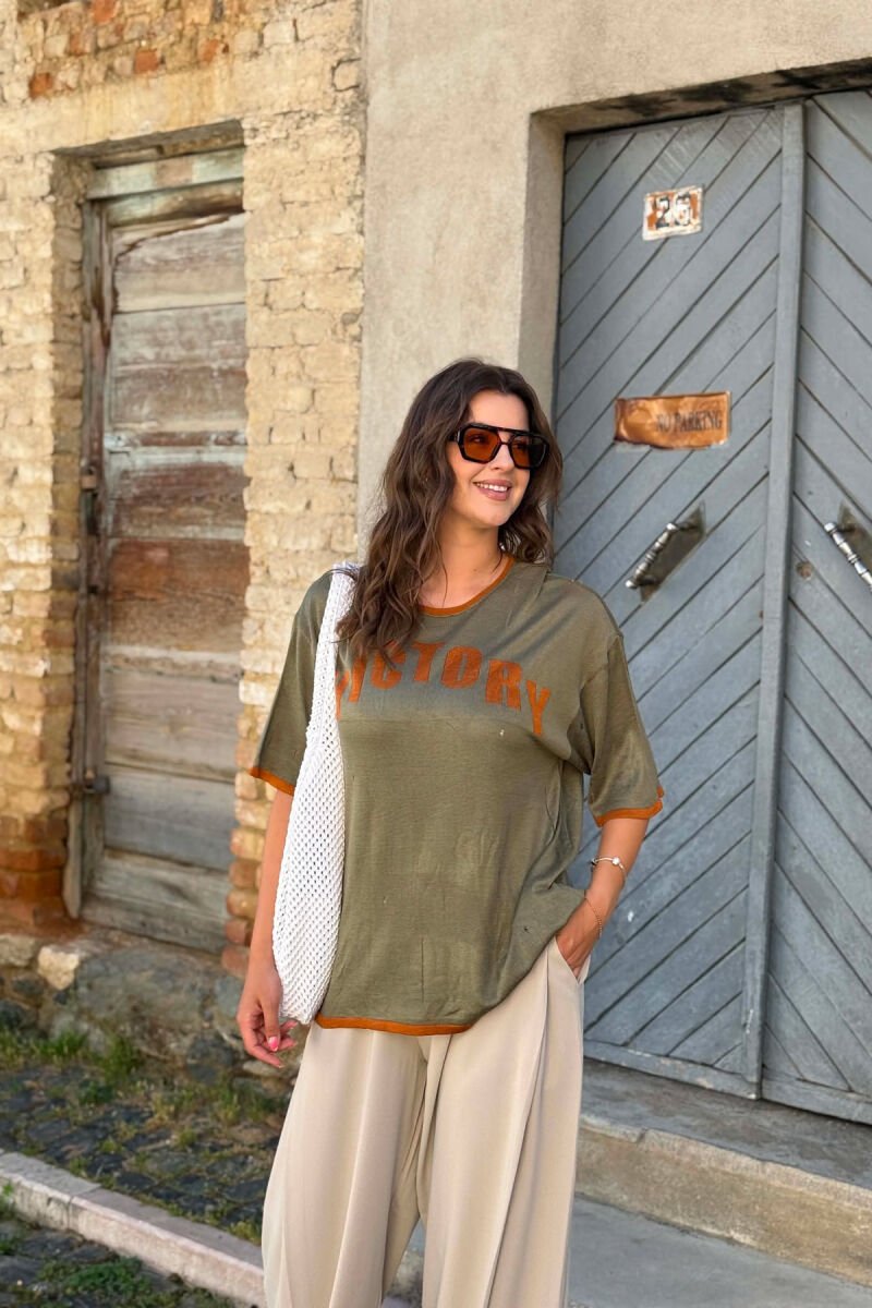 FRONT WRITTING WOMAN T-SHIRT OLIVE/ULLI - 3
