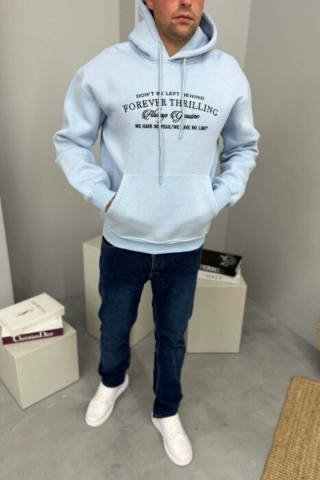 HOODIE ME PUSH DHE ME SHKRIM PARA PËR MESHKUJ NË NGJYRE BLU TE ZBARDHUR 