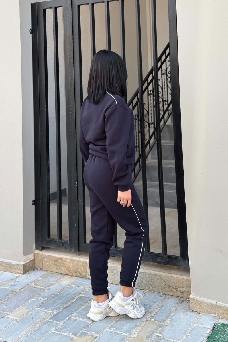 FRONT WRITTINGS SWEATSHIRT + SWEATPANTS FLUFFY WOMAN SET DARK BLUE/BEE - 6