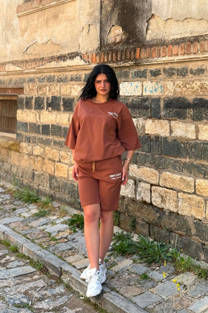 FRONT WRITTINGS T-SHIRT + SHORT SWEATPANTS WOMAN SET BROWN/KAFE - 1