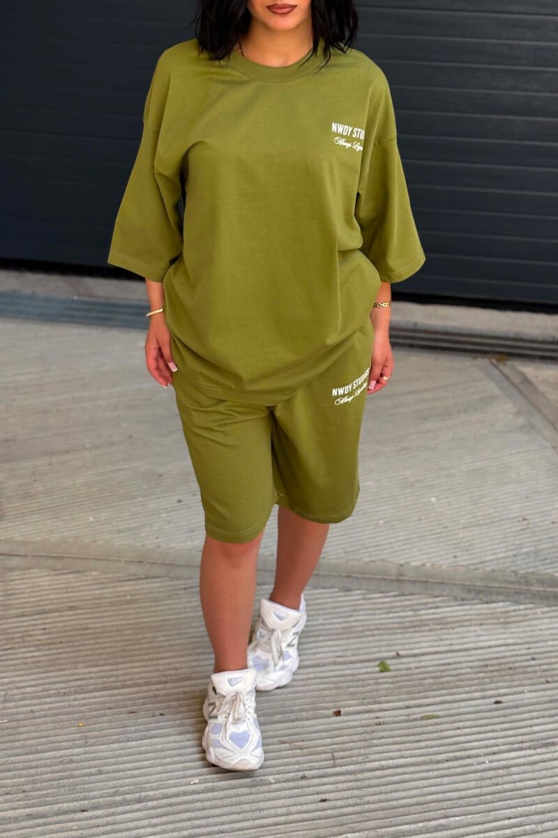FRONT WRITTINGS T-SHIRT + SHORT SWEATPANTS WOMAN SET OLIVE/ULLI - 5