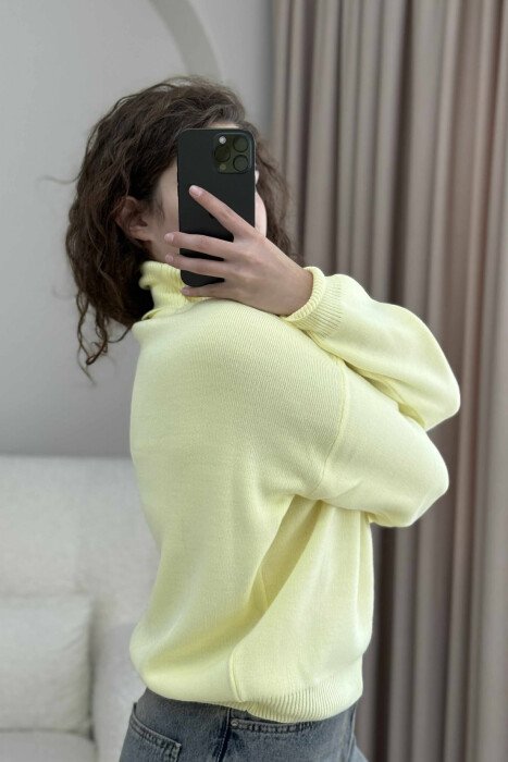 FRONT WRITTINGS TURTLE NECK WOMEN SWEATER YELLOW/E VERDHE - 3